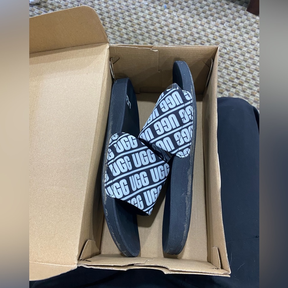 UGG Slides